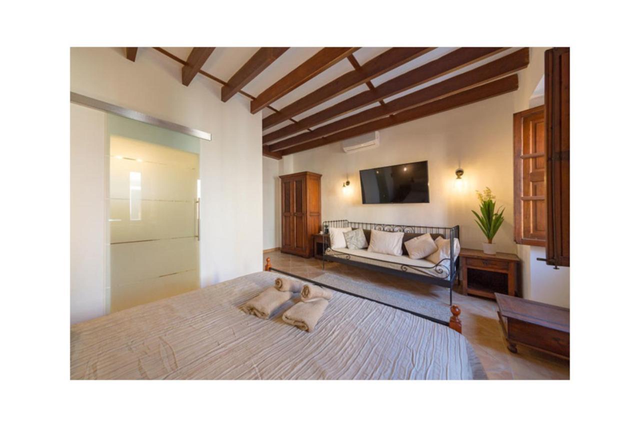 Boutique Hostal "Born53" Im Stadtkern Von Llucmajor, Mallorca Aparthotel Llucmajor  Kültér fotó