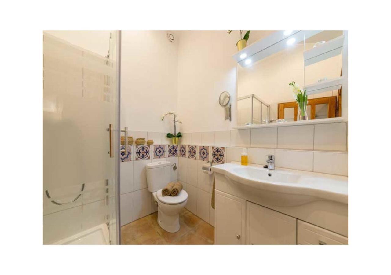 Boutique Hostal "Born53" Im Stadtkern Von Llucmajor, Mallorca Aparthotel Llucmajor  Kültér fotó